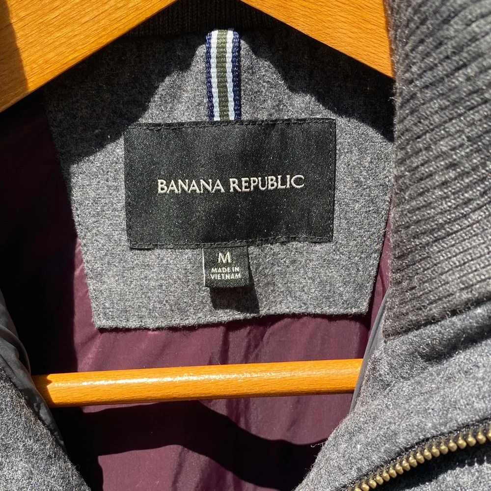 Banana Republic Men's Gray Wool Blend Vest with Full Zipper Men’s-M NWOT - Picture 2 of 6